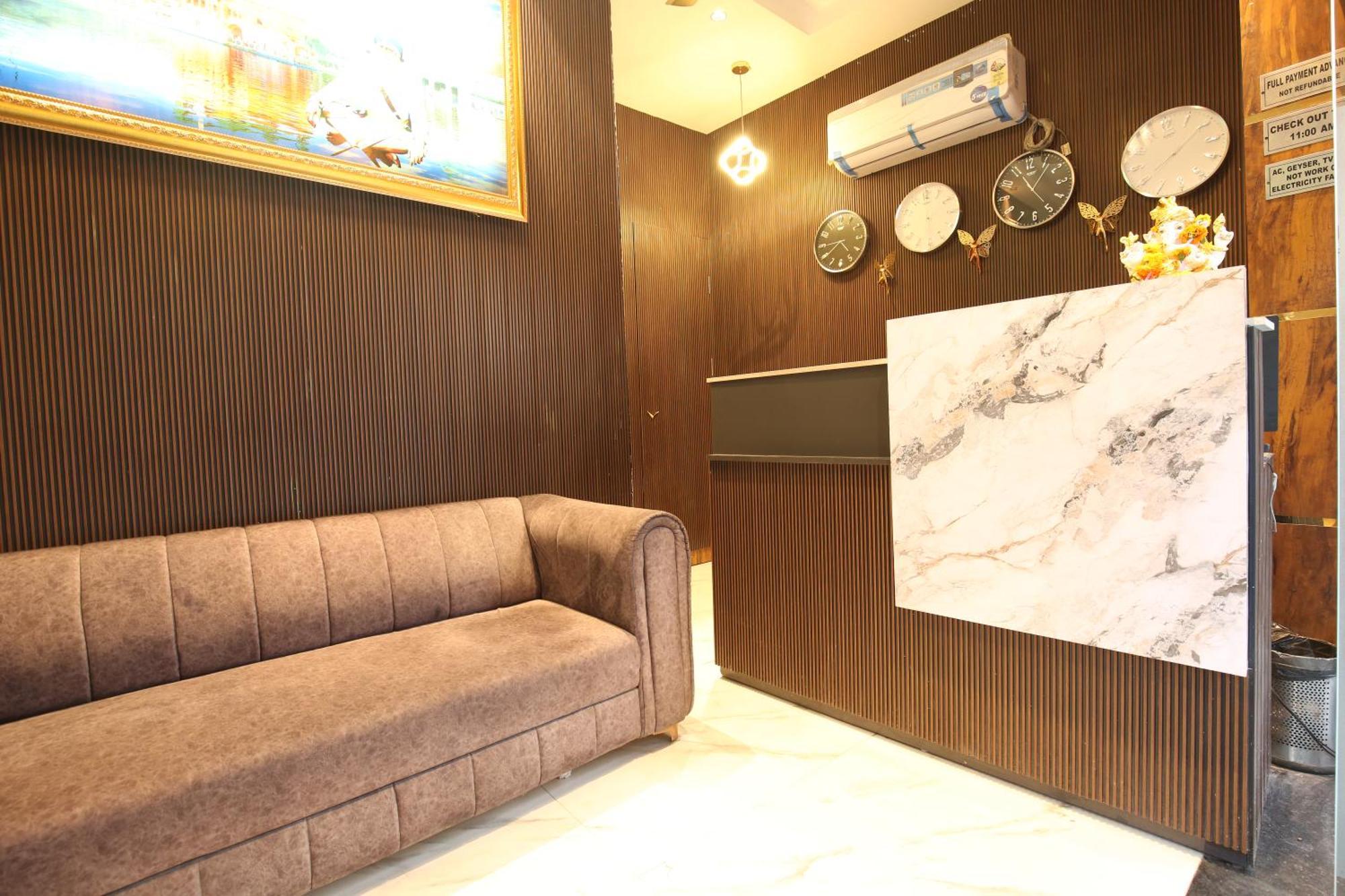 Hotel Holiday First 300 Meter From Golden Temple 암리차르 외부 사진
