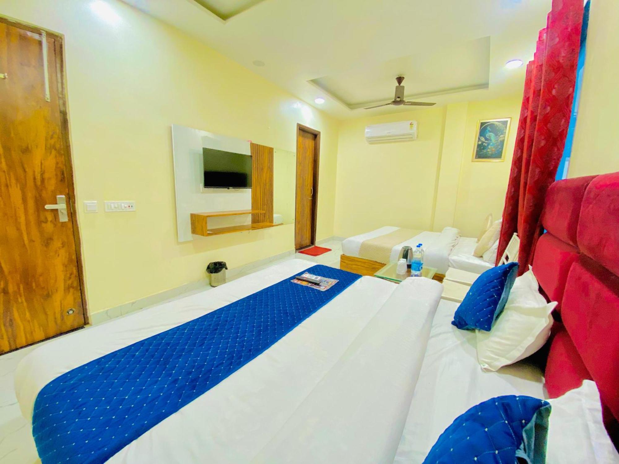 Hotel Holiday First 300 Meter From Golden Temple 암리차르 외부 사진