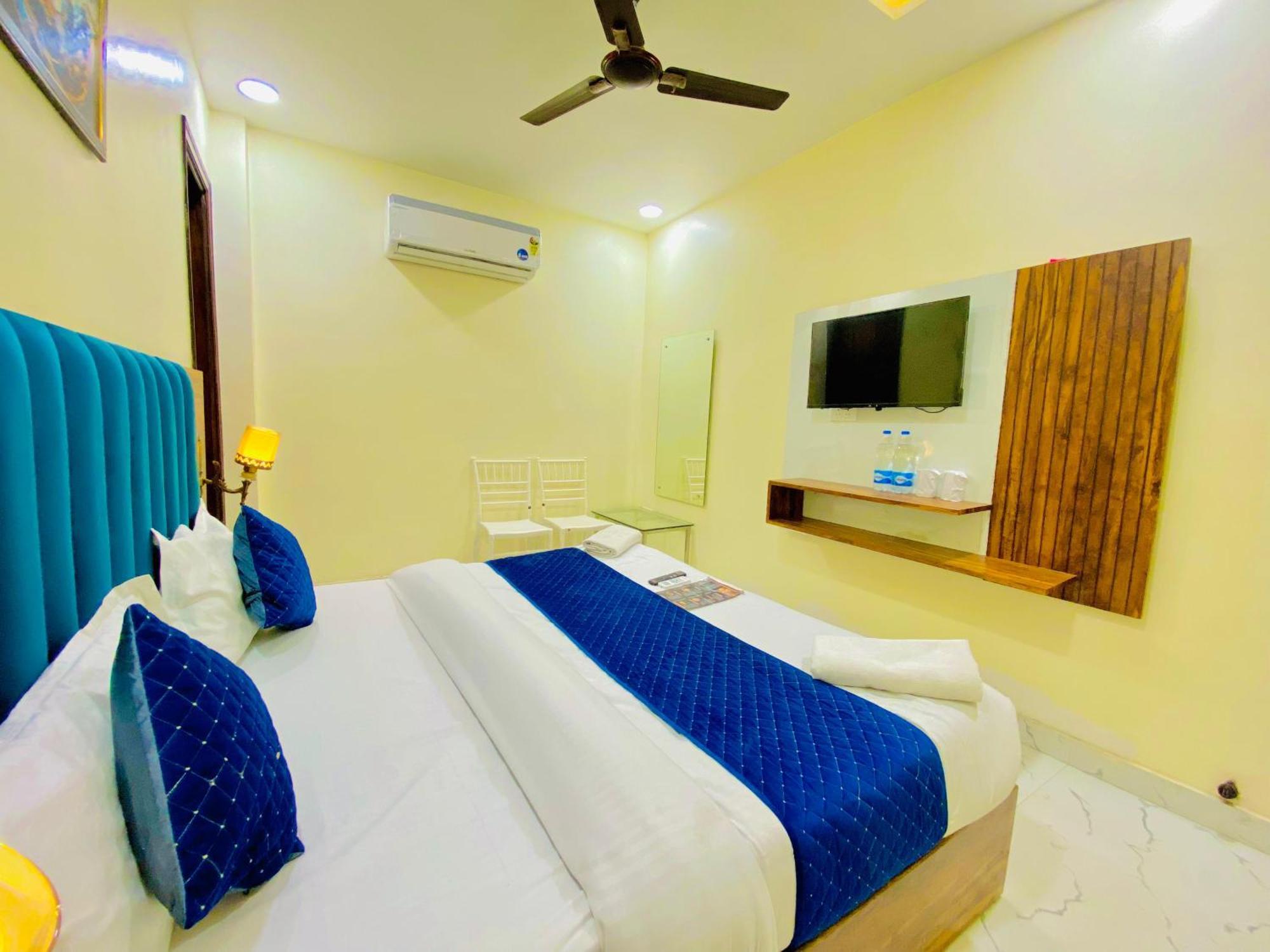 Hotel Holiday First 300 Meter From Golden Temple 암리차르 외부 사진